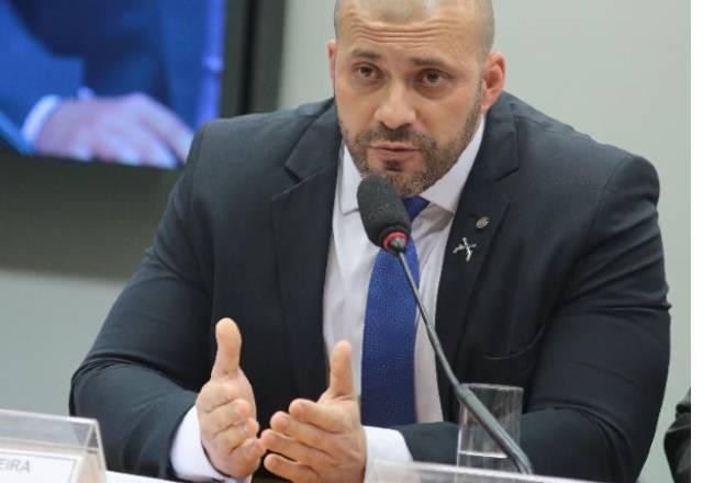 Imagem da noticia PF prende deputado que fez vídeo atacando ministros do STF