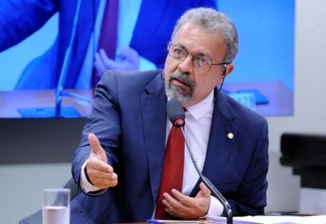 Imagem da noticia Deputados vão ao MPF por compra de Viagra pelas Forças Armadas