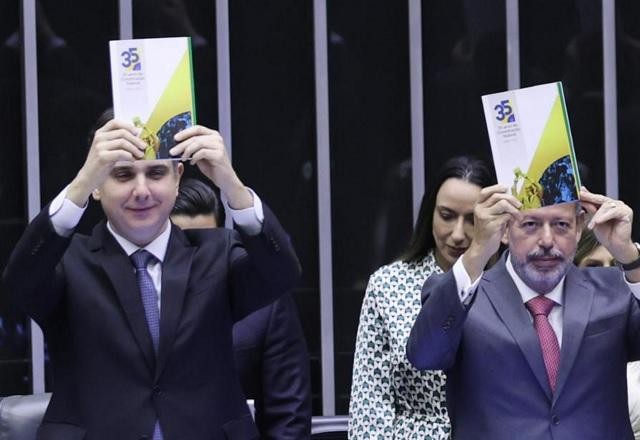 Imagem da noticia Constituição de 1988 "definiu e fortaleceu o papel das Forças Armadas", diz Pacheco