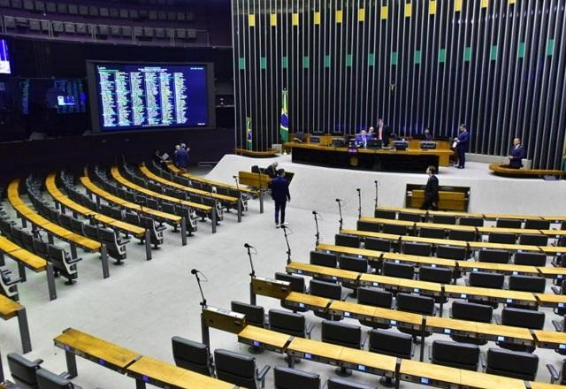 Imagem da noticia Em meio a tumulto de pautas, parlamentares mantêm intenção de votar mercado de carbono na Câmara