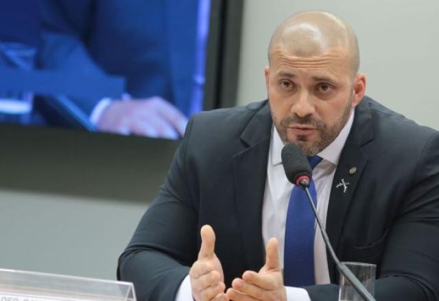 Imagem da noticia Silveira chama Moraes de "reizinho do Brasil" e "menino mimado"