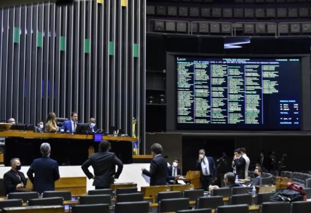 Imagem da noticia Câmara dos Deputados aprova Auxílio Brasil permanente de R$ 400