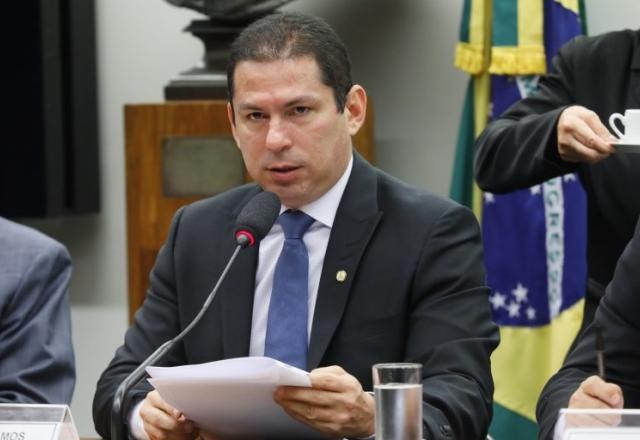 Imagem da noticia Vice-presidente da Câmara pede ao TSE desfiliação do PL sem perder mandato