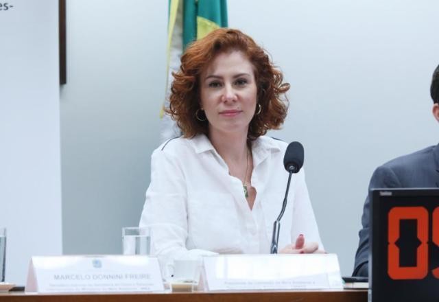 Imagem da noticia Zambelli viaja aos EUA: "Vou estudar meios de assegurar liberdade de expressão"