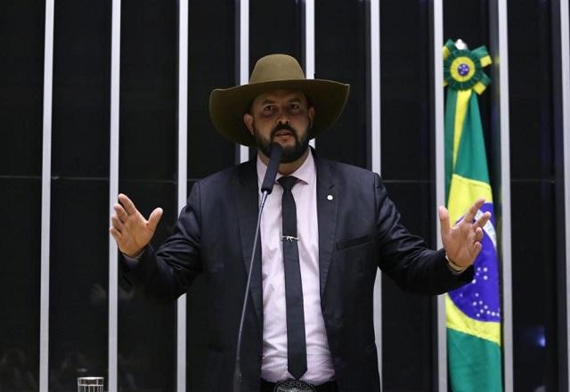 Imagem da noticia Zé Trovão pode deixar de usar tornozeleira eletrônica, decide Moraes