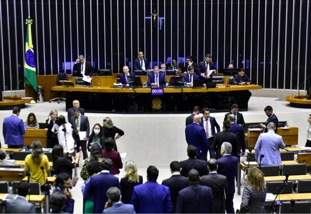 Imagem da noticia Câmara dos Deputados aprova projeto que altera prazos da Lei da Ficha Limpa