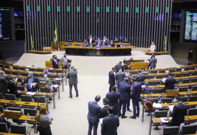 Imagem da noticia Câmara deve votar projeto que prevê medidas protetivas para idosos