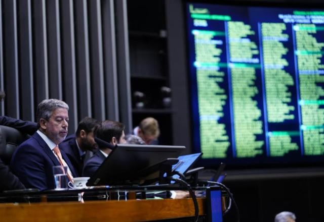 Imagem da noticia Em queda de braço com governo, Câmara adia reestruturação dos ministérios