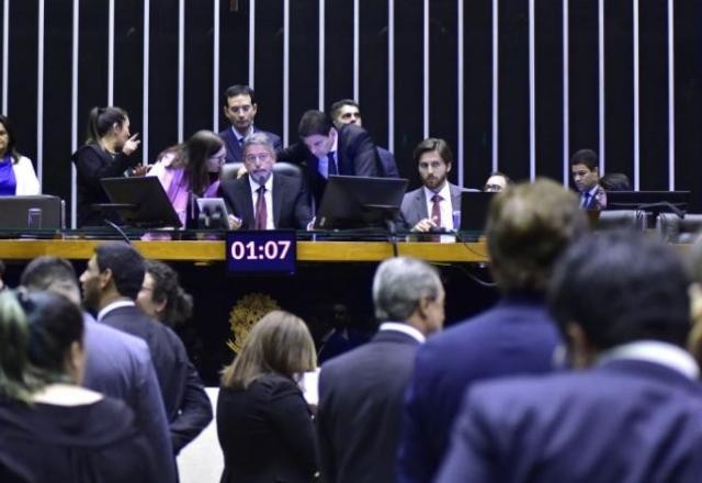 Imagem da noticia Brasil Agora: arcabouço fiscal passa na Câmara e mais notícias