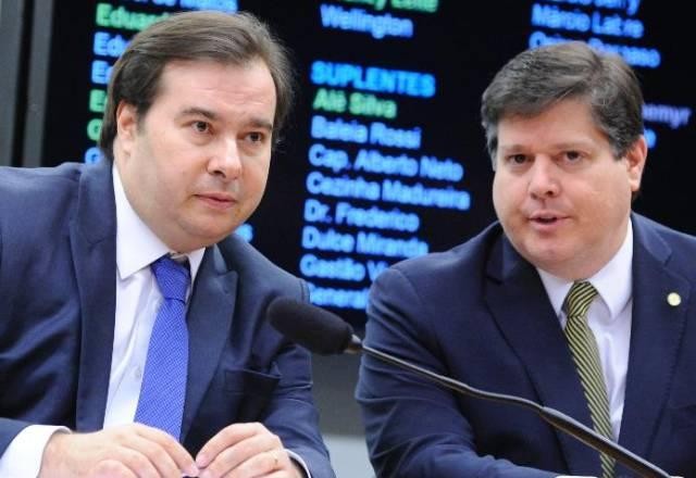 Imagem da noticia No primeiro ato no dia da eleição, Lira anuncia apoio do DEM