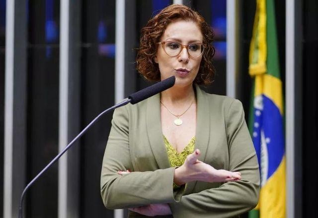 Imagem da noticia Zambelli é diagnosticada com úlcera gástrica e se afasta da Câmara para tratar