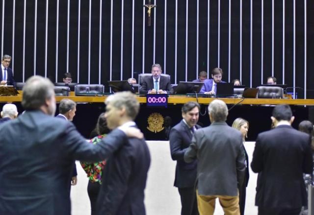 Imagem da noticia Câmara aprova texto-base da reforma tributária em 1º turno