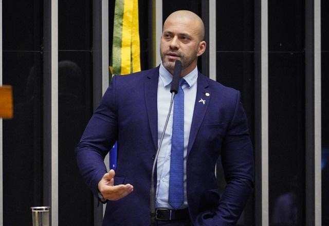 Moraes nega pedido para restabelecer prisão domiciliar de Daniel Silveira