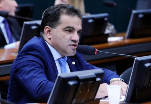 Imagem da noticia PF deflagra operação em endereços ligados a deputados federais do PL