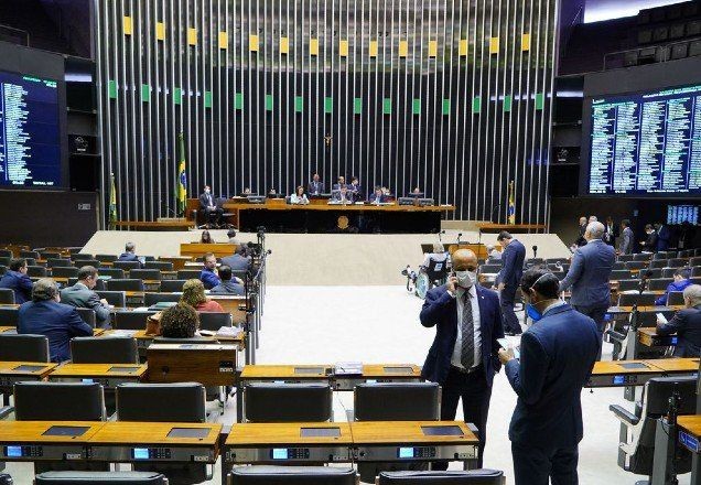 Imagem da noticia Câmara mantém veto de Bolsonaro a reajuste salarial para servidores