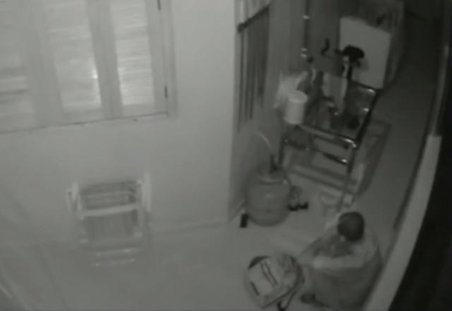 Vídeo: bandido dorme no local do crime antes de roubar