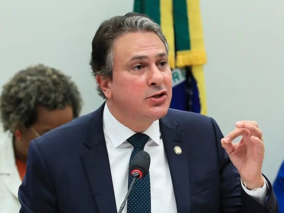 Imagem da noticia Camilo Santana quer deixar o MEC para se dedicar às campanhas de Lula e Elmano de Freitas
