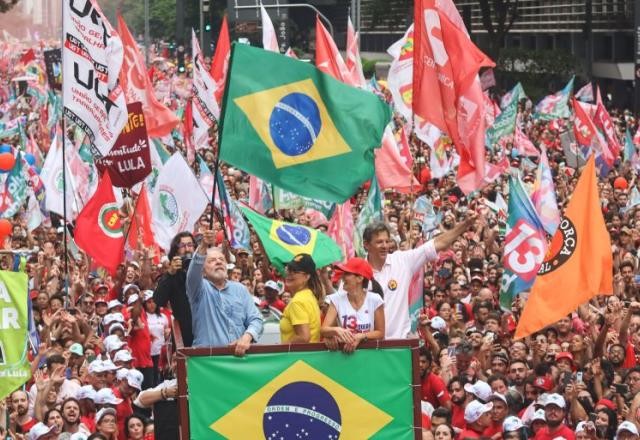 Lula só entendeu a eleição atual a poucos dias do 2º turno