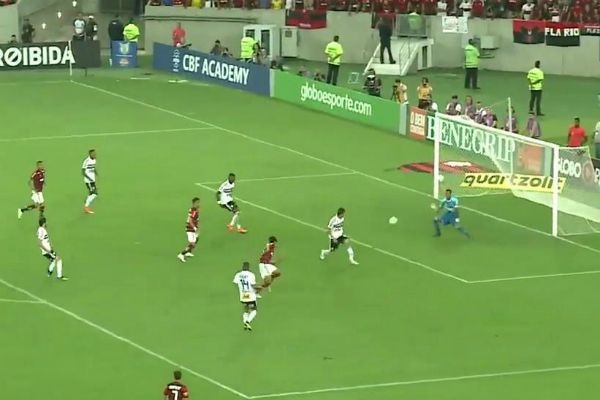 Imagem da noticia Campeonato Brasileiro está de volta após 35 dias parado 
