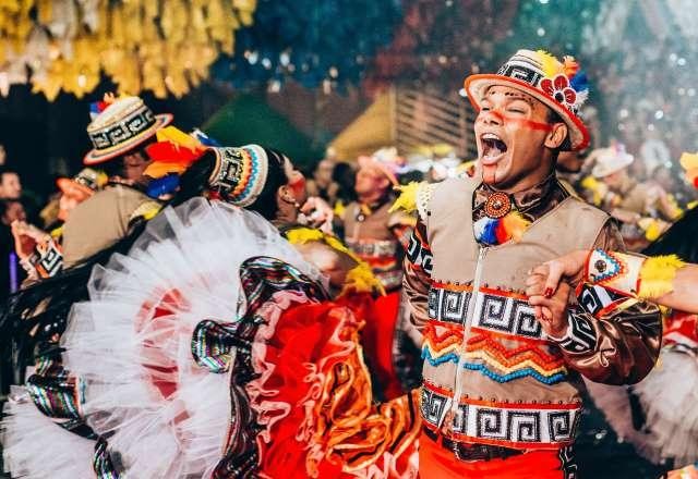 Imagem da noticia Blocos de carnaval migram para salões fechados e preocupam autoridades