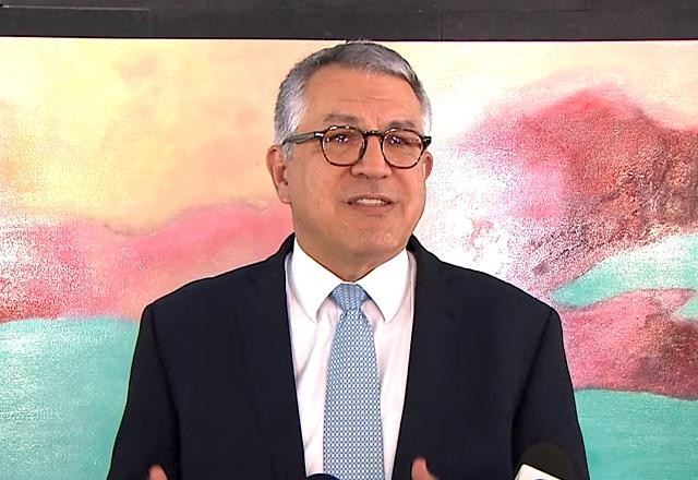 Imagem da noticia Vai colocar "pá de cal" em teoria "terraplanista", diz Padilha sobre relatório da CPMI