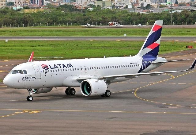 Latam cancela novos voos após alta de casos de covid entre tripulantes