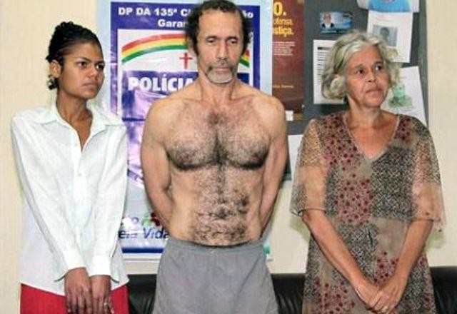 Imagem da noticia Relembre: trio de canibais comia e vendia salgadinhos com carne humana