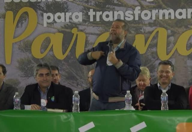 Presidente do PDT, Carlos Lupi ataca PT: "Querem mandar no nosso partido"