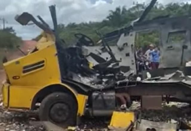 Imagem da noticia Criminosos explodem carro forte durante ataque no Pará