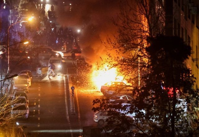 Imagem da noticia Cerca de 2 mil morreram em protestos no Irã, diz autoridade do país