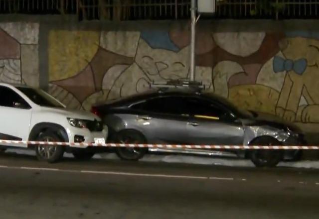 Trio bate carro roubado em semáforo de bairro nobre em São Paulo