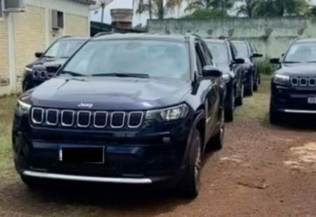 Imagem da noticia Prefeito de cidade goiana presenteia 15 netos com carros de luxo