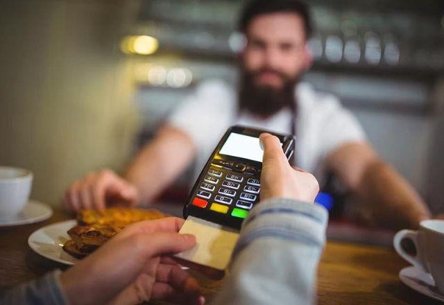 Imagem da noticia Mais da metade dos consumidores não controla gastos no cartão