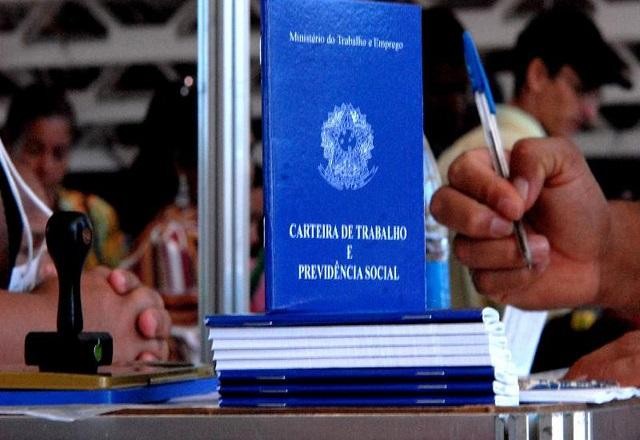Imagem da noticia Mercado de trabalho em 2023:  saiba como se destacar nos processos seletivos