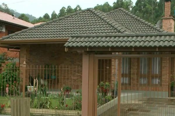 Imagem da noticia Casal de idosos é encontrado morto dentro da própria casa em Gramado