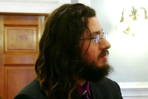 Imagem da noticia Casal entra na Justiça para obrigar filho de 30 anos a sair de casa