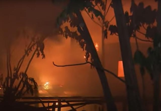 Incêndio destrói pelo menos dez casas em comunidade de Manaus