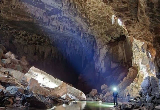 Turistas são encontrados 22 horas após desaparecerem em caverna de Goiás
