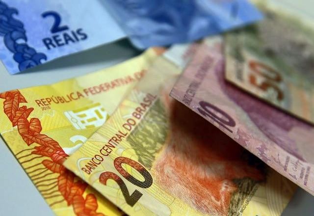 Imagem da noticia Economia estima custo de até R$ 60 bi para auxílio de R$ 600 em 2023