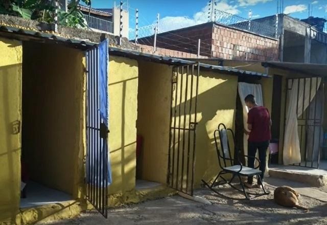 Mulheres mantidas em cárcere são resgatadas de clínica no Ceará