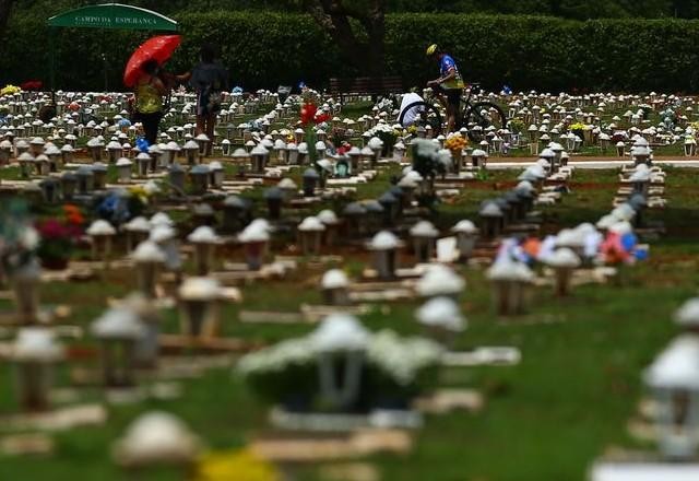 Brasil registra 3.829 mortes e mais de 90 mil casos de covid-19 em 24h