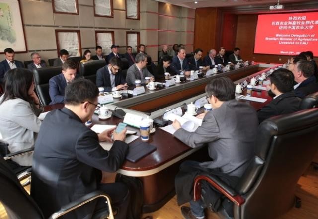 Imagem da noticia Comitiva brasileira visita centros de pesquisa agropecuária na China