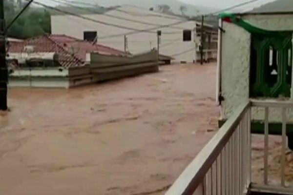 Imagem da noticia Chuvas em Minas Gerais já mataram seis pessoas desde sábado