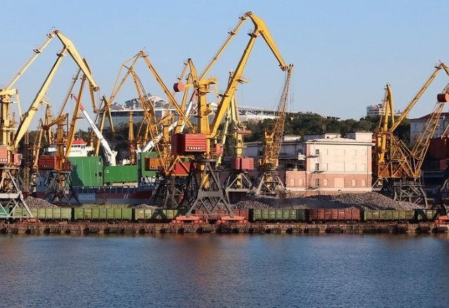 Autoridades denunciam ataque russo contra portos ucranianos de Odessa