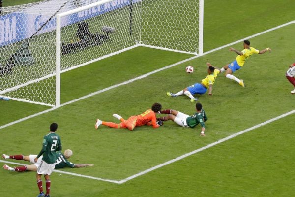 Imagem da noticia Com eliminação do Mundial, o dia foi de tristeza para mexicanos