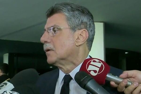 Imagem da noticia Comparação ´inusitada´ de Romero Jucá causa mal-estar no Congresso