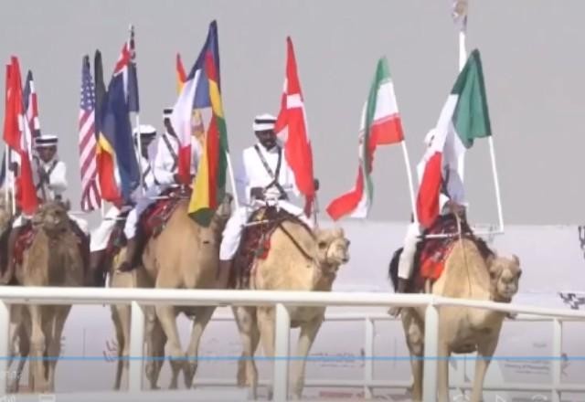 Imagem da noticia Futebol à parte, Catar realiza o campeonato mundial de camelos