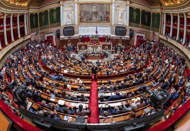 Imagem da noticia França é o primeiro país no mundo a tornar aborto um direito constitucional