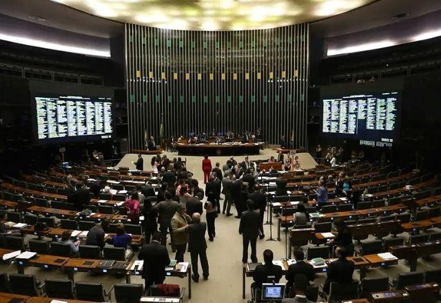 Imagem da noticia Deputados pressionam para que Pacheco paute vetos ao Orçamento