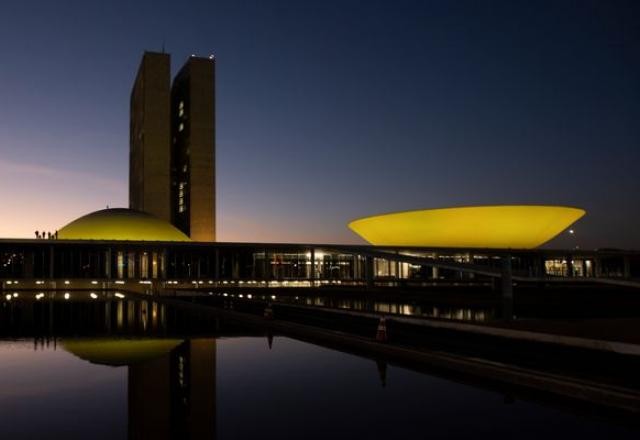 Imagem da noticia Pronunciamento de Bolsonaro sobre vacinas divide deputados